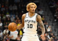 爱游戏-里程碑夜！菲尼克斯太阳临场应变，CBA常规赛今晚刷纪录，球迷炸锅，训练强度明显提升的简单介绍